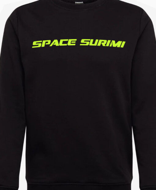 Space-Surimi-Sudadera-Negra-Logo-Verde-Flourescente-detalle