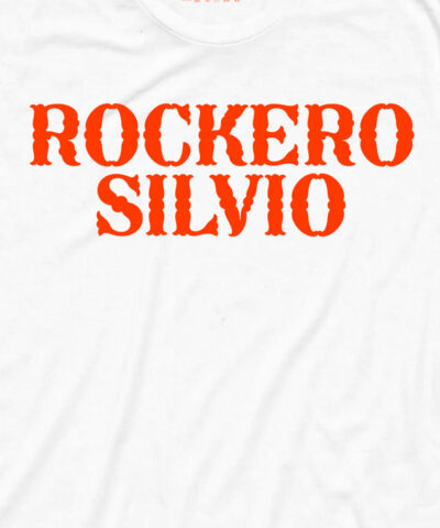 camiseta-silvio-rockero-blanca-logo-rojo-detalle